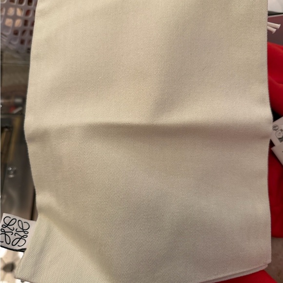 Loewe Rise Lace-Up
Leather Sneaker... size 38 Brand New Never worn - Picture 6 of 6